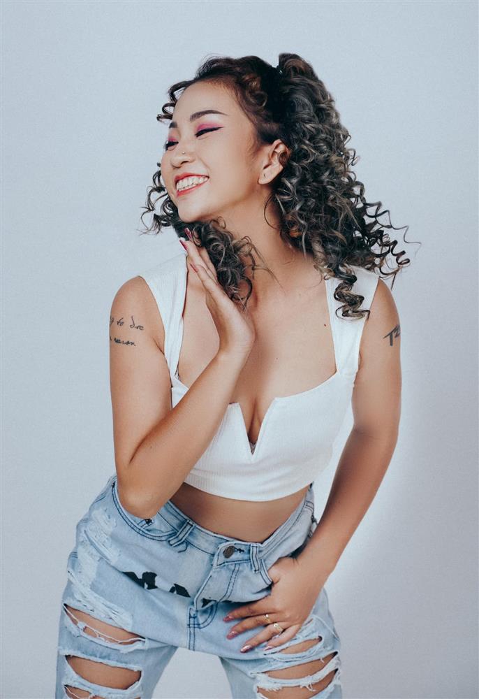 Nữ vũ công mang thai 8 tháng vẫn vác bụng bầu đi nhảy, con ra đời có hành động khiến ai cũng sợ-9