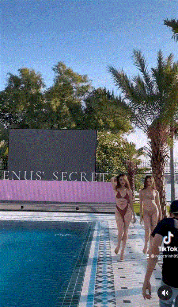 Hôm qua thì bị MC 3000 chữ chặt đẹp, Ngọc Trinh tiếp tục sa sút phong độ vì lối lên đồ quê mùa-3