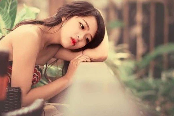 Tôi vấp ngã làm cả mâm bát đĩa rơi vỡ, đầu gối chảy máu, đau muốn khóc mà phản ứng của bạn trai khiến tôi lập tức đứng hình-2