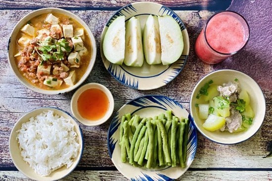 Thực đơn cơm tối nấu nhanh chuẩn vị mùa hè chỉ với chưa tới 70k