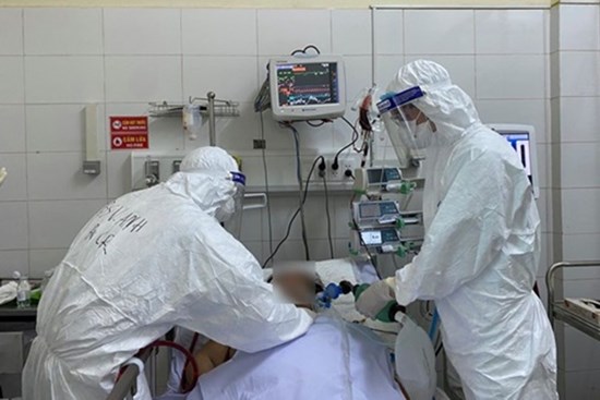 Thêm 2 bệnh nhân nữ mắc Covid-19 tại TP.HCM và Bắc Giang tử vong