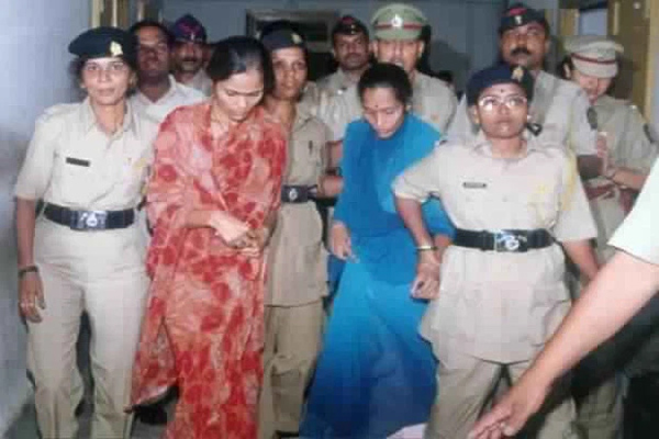 Phiên tòa rùng rợn nhất lịch sử: Xét xử tội phạm chuyên cưỡng hiếp phụ nữ, chưa nhận án phạt bị 200 nạn nhân dùng dao lao vào đâm chết tại chỗ-6