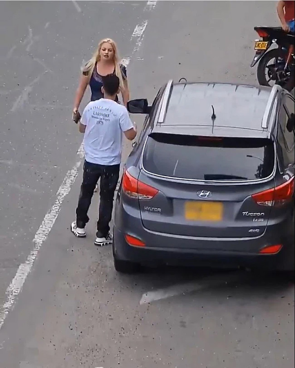 Bị bạn gái của nhân tình bắt tại trận màn ân ái, kẻ thứ 3 có hành động cao tay khiến nữ chính biết ơn còn dân mạng phẫn nộ-1