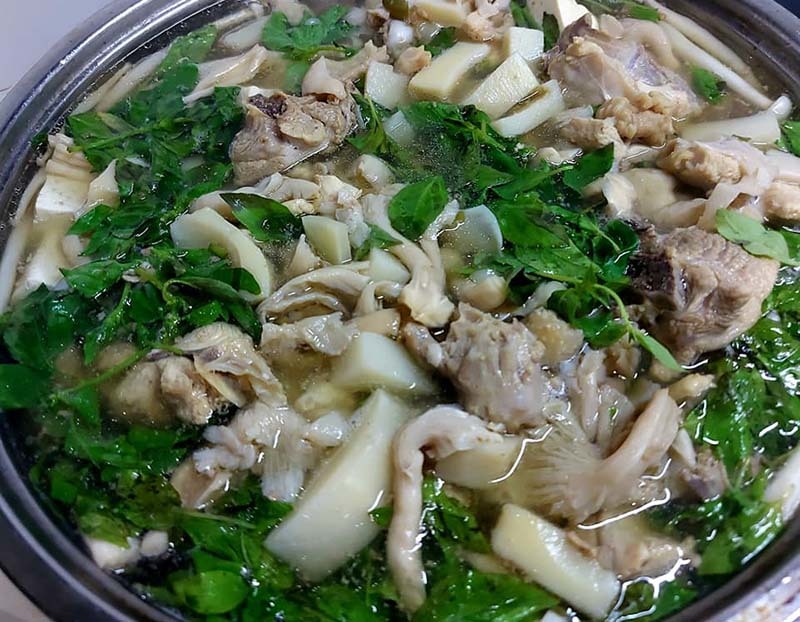 Lẩu đặc sản nổi tiếng Đà Lạt: Đi máy bay ra Hà Nội, đảm bảo còn bốc khói-2