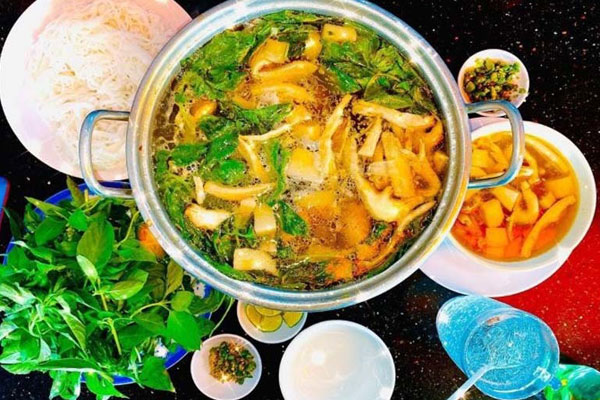 Cốt lẩu Trung Quốc tràn ngập, ngày chớm lạnh người Hà Nội ồ ạt mua-4