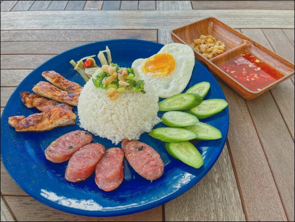 Ở nhà tránh dịch làm đầu bếp, Lan Khuê trổ tài đủ các món Á, Âu, không chỉ ngon mà còn đẹp mắt như ngoài hàng-13