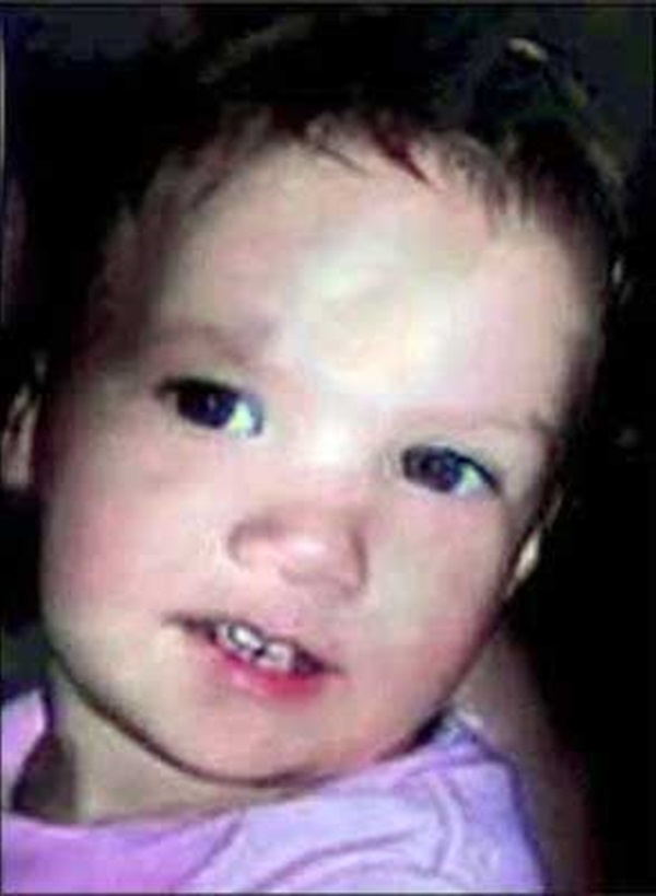 Bé gái 2 tuổi bị giết chết trong cũi bởi Tử thần sống kề cận trong nhà mà không ai hay, lại còn được mẹ hết mực chăm bẵm-2