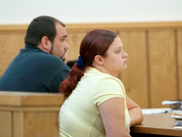 Bé gái 2 tuổi bị giết chết trong cũi bởi Tử thần sống kề cận trong nhà mà không ai hay, lại còn được mẹ hết mực chăm bẵm-6