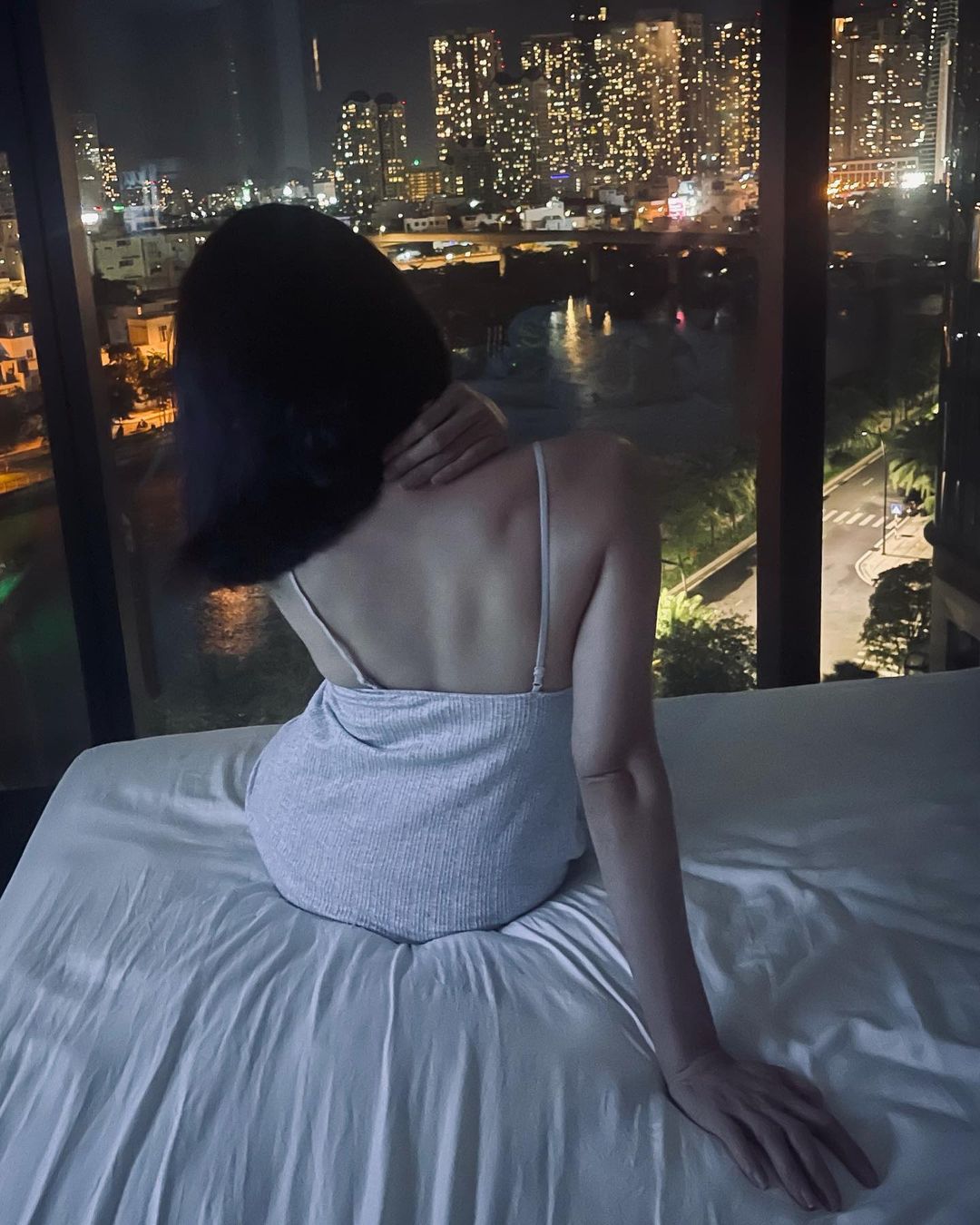 Không từ bỏ việc khoe body dù bị chỉ trích, Lệ Quyên tiếp tục dằn mặt anti-fan-5