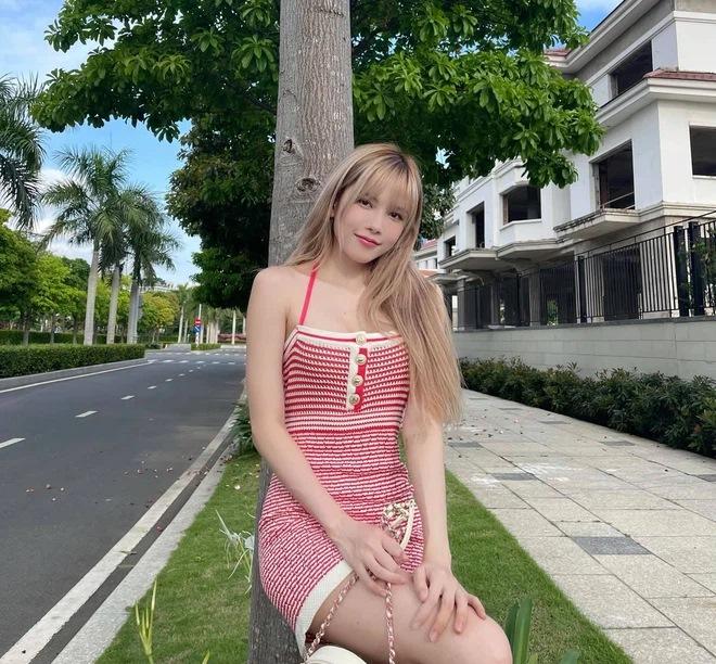 Thiều Bảo Trâm lộ body thừa cân, vai u khác hẳn ảnh tự đăng-7