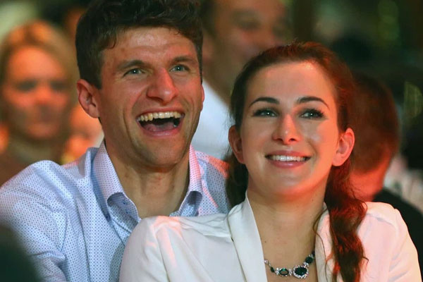 Phạm sai lầm nghiêm trọng khi đi công tác với nữ đồng nghiệp, chồng tái mặt với thách thức và&nbsp;tờ giấy vợ để&nbsp;bàn-2