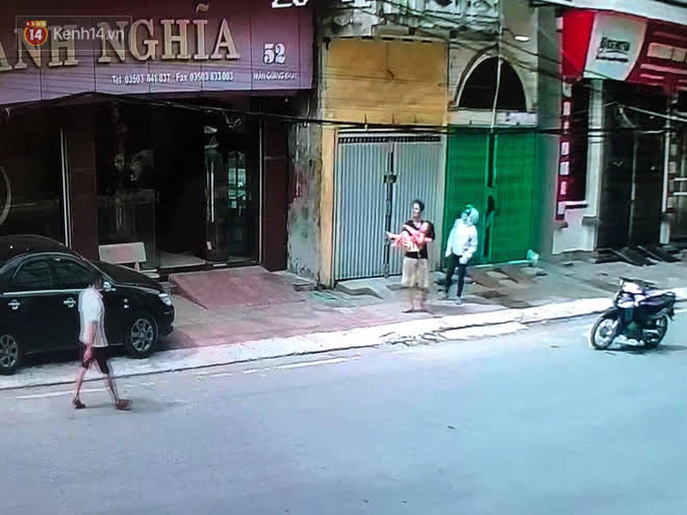 Người đàn ông đi xe đạp kể lại khoảnh khắc cứu sống bé gái rơi từ tầng 2: Giây phút cứu cháu bé, tôi đã coi cháu là con mình-2