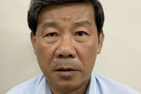 NÓNG: Bộ Công an đang khám nhà một số lãnh đạo tỉnh Bình Dương-4