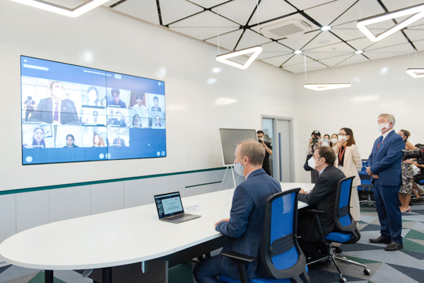 BUV đón Quốc vụ Khanh phụ trách Chính sách thương mại Vương quốc Anh-3