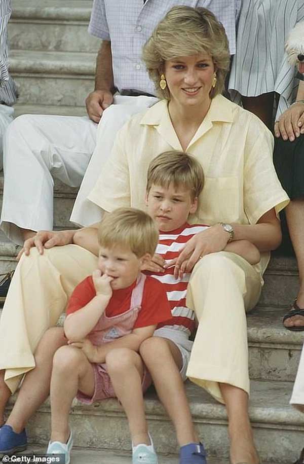 Anh em Hoàng tử Anh lạnh nhạt ngay trước buổi lễ quan trọng tưởng nhớ Công nương Diana-2