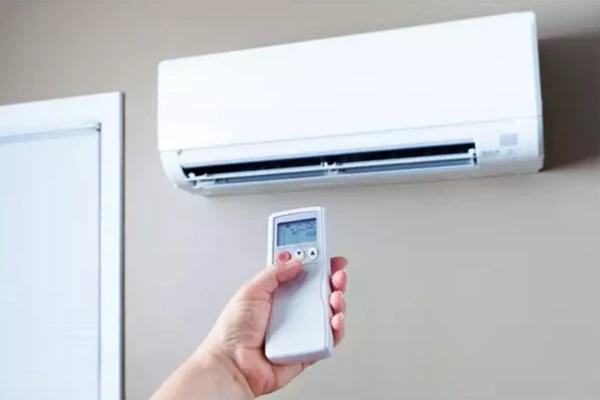 Người đàn ông 31 tuổi bị mù sau khi thức dậy vào buổi sáng, nguyên nhân xuất phát từ thói quen mà nhiều người trẻ vẫn làm hàng đêm-2