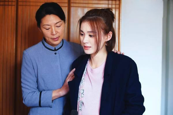 Nhìn bình rượu thuốc vơi đi nhiều, nghi ngờ có người lạ trong nhà, tôi đã lắp camera để rồi ngây ngốc với những gì nhìn thấy-2