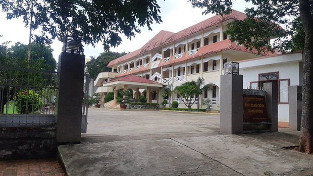 Hiệu trưởng và kế toán lập khống 20 phiếu chi, hốt cú chót gần 2 tỉ đồng-1