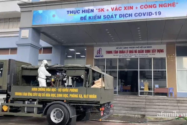 Một thanh niên nghi nhiễm Covid-19 rồi tự khỏi song đã lây bệnh cho chùm 24 người trong xã-5