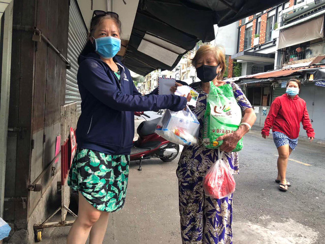 Ông Đoàn Ngọc Hải bị trù ẻo khi khoe xe cứu thương mới giá 3 tỷ: Nó sẽ hành bác khốn khổ-5