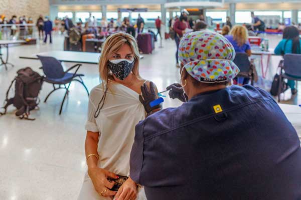 Sang Nhật Bản mà đeo khẩu trang màu đen kiểu gì cũng bị soi, vì sao lại có sự kỳ thị này?-5