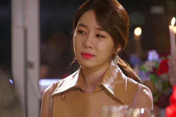 Đưa bạn gái đến gặp vợ cũ sau khi ly hôn, ai ngờ cô ấy lại mỉa mai người từng đầu ấp tay gối với tôi khiến tôi nổi điên buông ngay cái tát trời giáng-1