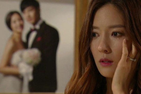 Cướp chồng người khác trước hôn lễ, người phụ nữ chịu 