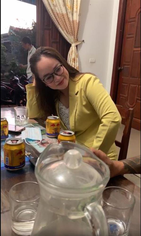 Bà chủ nha khoa tát cháy má khách hàng tìm đến tận nhà xin lỗi, trả lại toàn bộ tiền làm răng đã thu trước đó-2