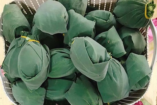 Đặc sản Hà thành năm chỉ có một mùa, mua trăm bông cất tủ dùng dần