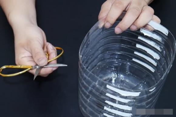 Đừng bán hoặc vứt bỏ những vỏ chai dầu một cách lãng phí. Hãy để chúng ở nhà và tận dụng theo cách này, nó rất có giá trị”-3