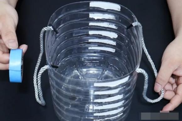 Đừng bán hoặc vứt bỏ những vỏ chai dầu một cách lãng phí. Hãy để chúng ở nhà và tận dụng theo cách này, nó rất có giá trị”-4