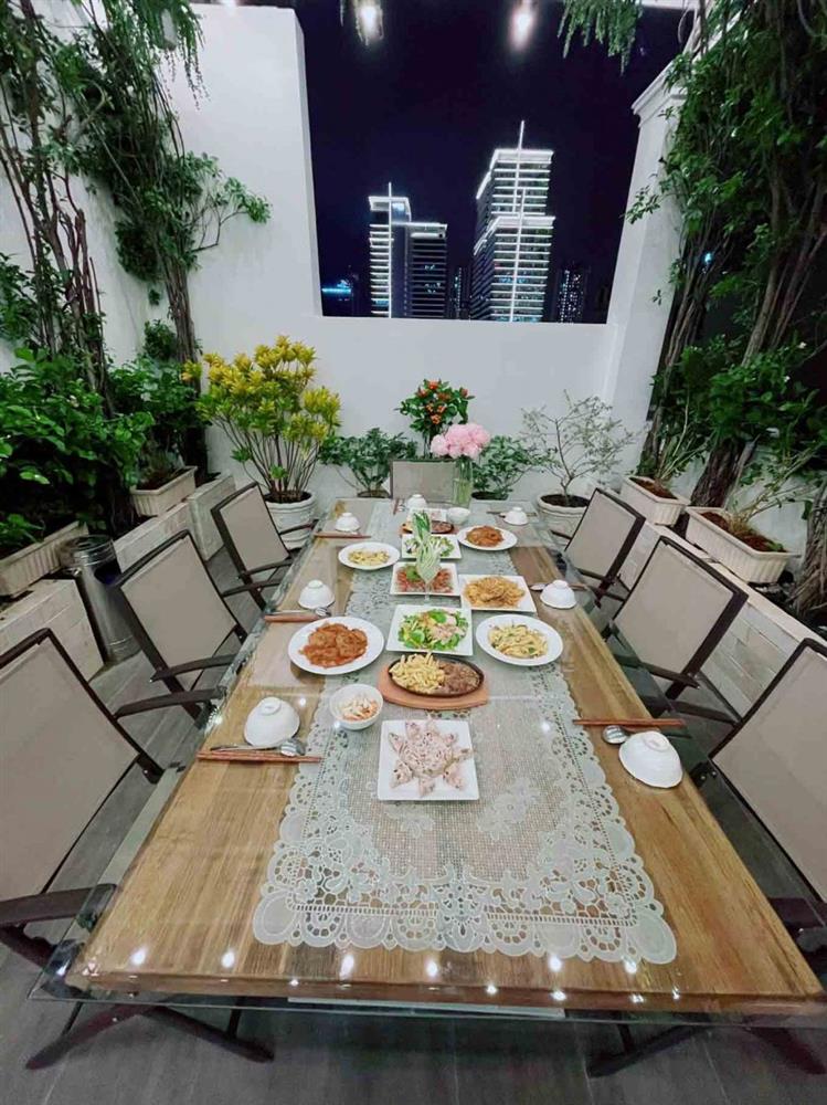 Lý Nhã Kỳ và cuộc sống sang chảnh ở tuổi 38: Sống trong cung điện triệu đô, tặng mẹ biệt phủ rộng 10.000m2-17