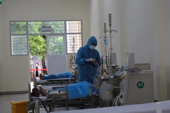 Một số bệnh nhân Covid-19 chuyển nặng nhanh dẫn đến suy hô hấp và tử vong, Sở Y tế TP.HCM ra văn bản khẩn