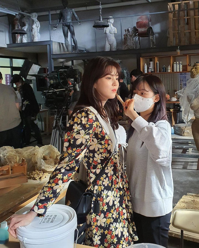 Kỷ lục đụng hàng: Một mẫu váy hoa có tới 6 nàng đẹp diện, Yoona bất ngờ thua một mỹ nhân Hoa ngữ-6