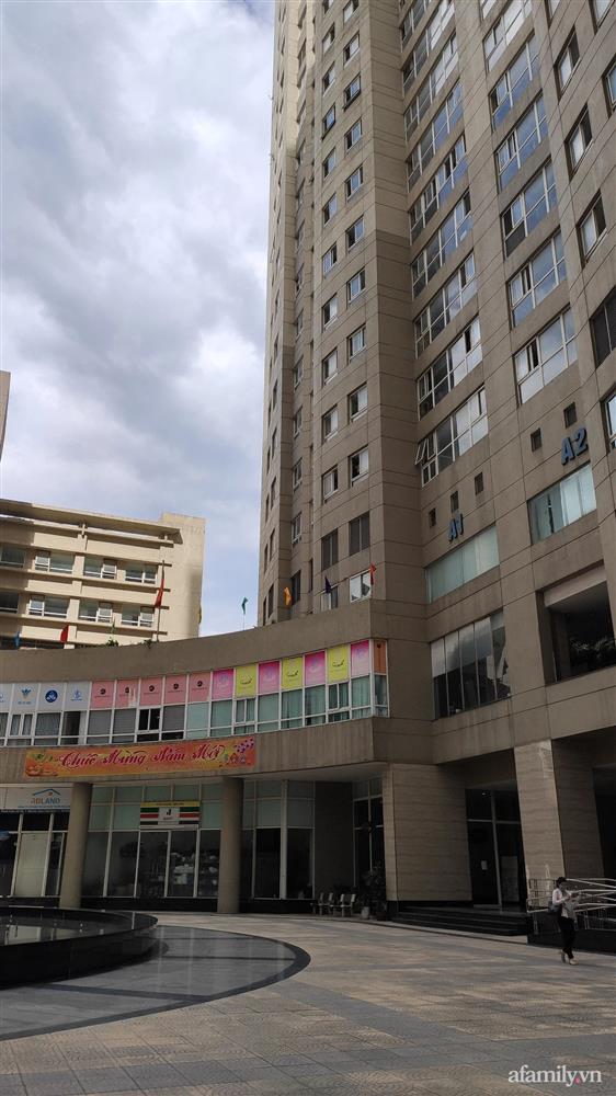 Vụ cháu bé rơi từ tầng 11 chung cư tử vong ở Hà Nội: Gia đình mới chuyển tới khoảng 1 tuần, khi xảy ra vụ việc không ai hay biết-1