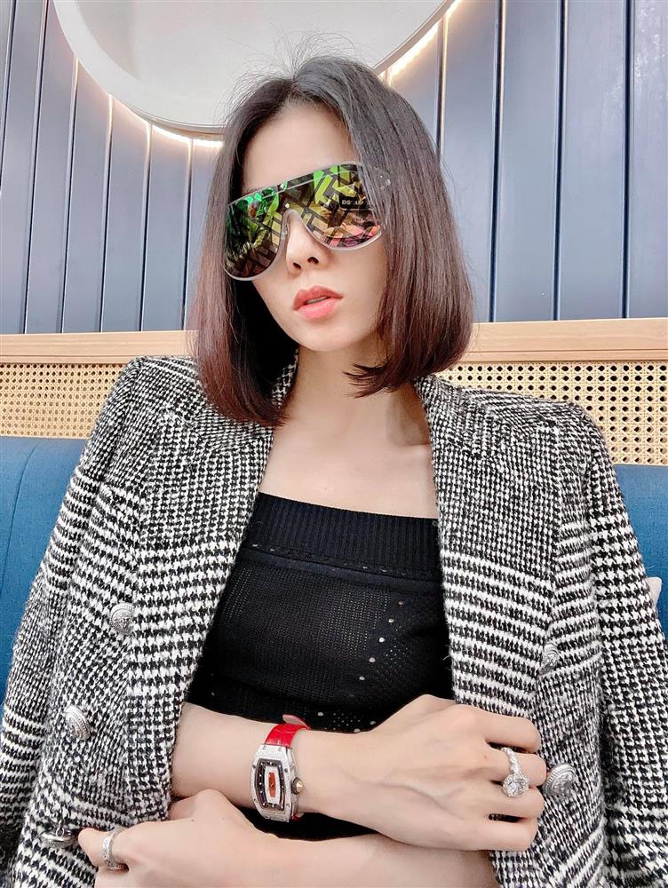 Lệ Quyên để 4 kiểu tóc ngắn khác nhau, nhưng không phải lúc nào cũng trẻ xinh hết cỡ-1