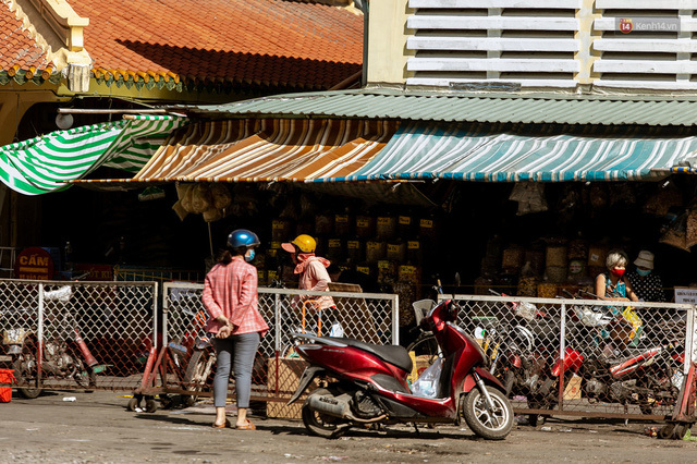 Khung cảnh vắng lặng chưa từng thấy của Chợ Lớn - Sài Gòn-16