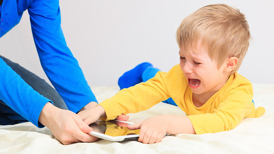Đứa trẻ chơi điện thoại hàng ngày và những đứa trẻ không chơi, sự khác biệt rõ rệt khi lớn lên mà cha mẹ cần phải nắm rõ-3