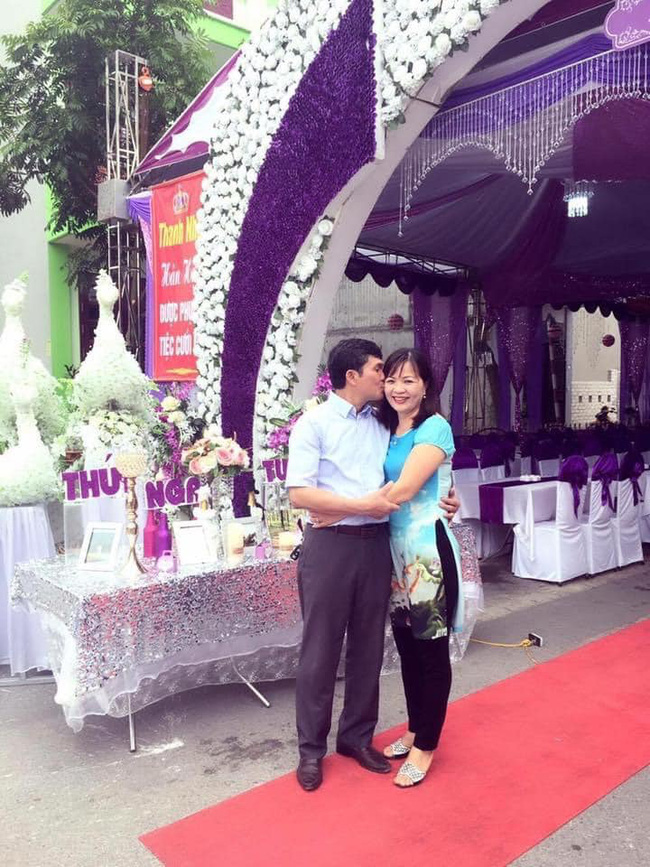 Cô gái chia sẻ chuyện tình của bố mẹ cùng khoảnh khắc mẹ nằm trên giường bệnh gây xúc động: Đi làm về việc đầu tiên của bố làm là đi tìm vợ-2