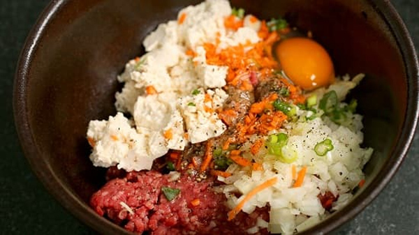 Đậu phụ luộc, rán mãi cũng chán, làm cách này có ngay món chả giòn ngon, đưa cơm-2