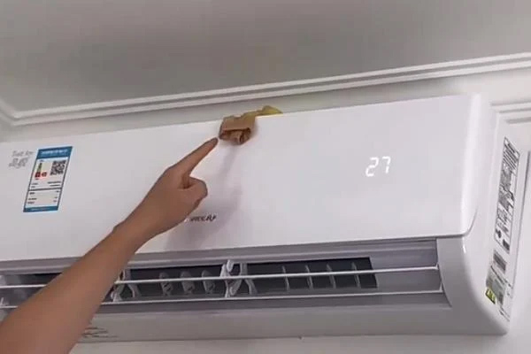 Đặt chiếc tất lên điều hòa, bạn sẽ ngạc nhiên khi biết điều kì diệu này-3