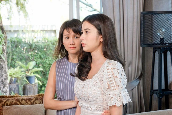 Tặng cháu chồng bộ đồ chơi, tôi mới ra đến cổng, chị chồng liền quăng ngay vào thùng rác-1