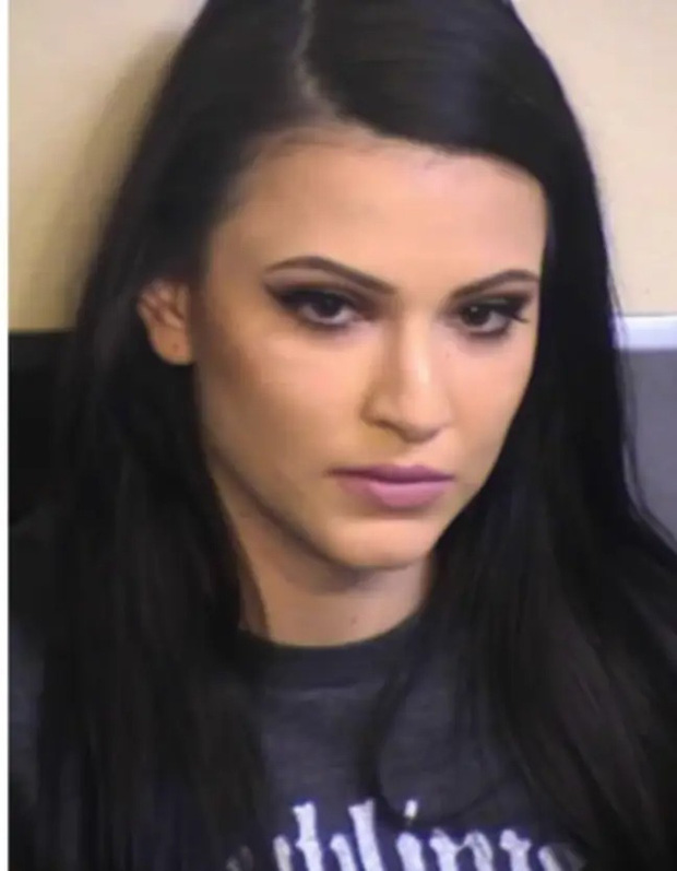 Nữ quản giáo xinh đẹp bị bắt vì quan hệ tình dục với tù nhân trước mặt 11 tù nhân khác-2