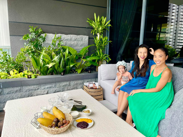 Đoan Trang hội ngộ gia đình Hoàng Oanh, lần đầu hé lộ nhiều ngóc ngách trong căn penthouse xịn xò tại Singapore-1