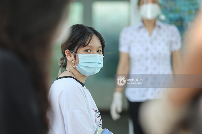 Ảnh: Hơn 110.000 sĩ tử và giáo viên TP.HCM đi lấy mẫu xét nghiệm Covid-19 trước kỳ thi tốt nghiệp THPT Quốc gia 2021-6