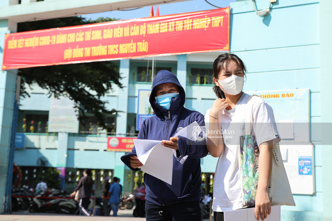 Ảnh: Hơn 110.000 sĩ tử và giáo viên TP.HCM đi lấy mẫu xét nghiệm Covid-19 trước kỳ thi tốt nghiệp THPT Quốc gia 2021-9