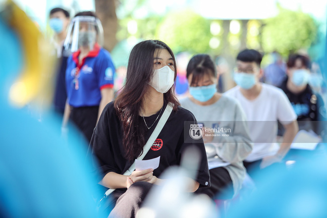 Ảnh: Hơn 110.000 sĩ tử và giáo viên TP.HCM đi lấy mẫu xét nghiệm Covid-19 trước kỳ thi tốt nghiệp THPT Quốc gia 2021-8