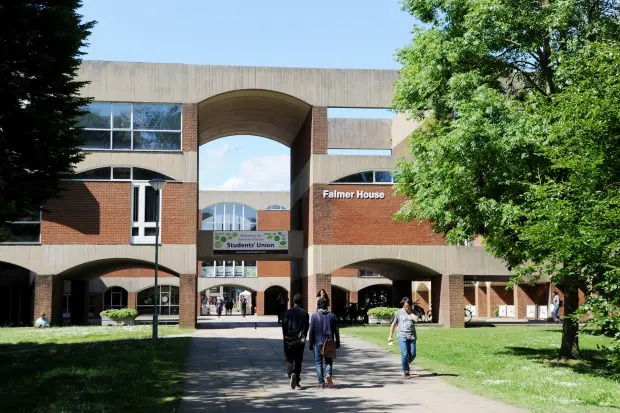 Nói mình bị cưỡng hiếp nhưng không ai tin, cô gái kiện ra tòa cũng bị phũ vì một chi tiết nhỏ, kết cục làm dậy sóng dư luận-3