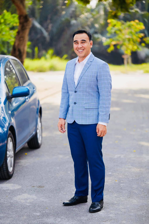 MC Quyền Linh tự tung ảnh dìm hàng chính mình, trái ngược giữa lên sóng và đời thường khiến bà xã Dạ Thảo phản ứng liền-2