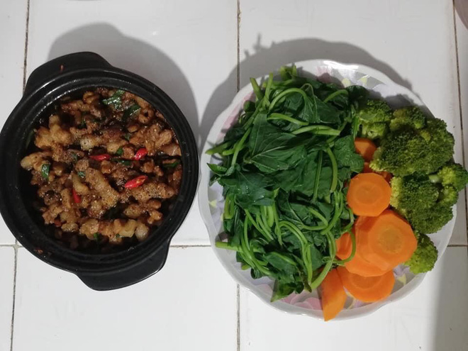 Nấu xong mâm cơm liền bị chồng hất văng xuống đất, vợ lên mạng hỏi mình sai ở đâu và đáp án bất ngờ-1